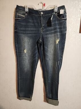 Maurices Skinny Boyfriend Jeans Denim Flex sz 14 Ultimate Comfort Embroidered